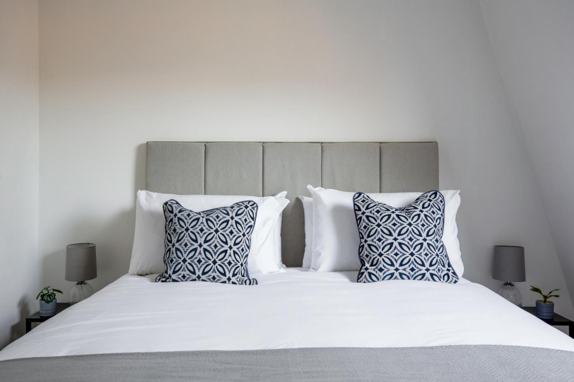 Chester Stays - Best Value Apartment With Free Parking In The Heart Of Честър Екстериор снимка
