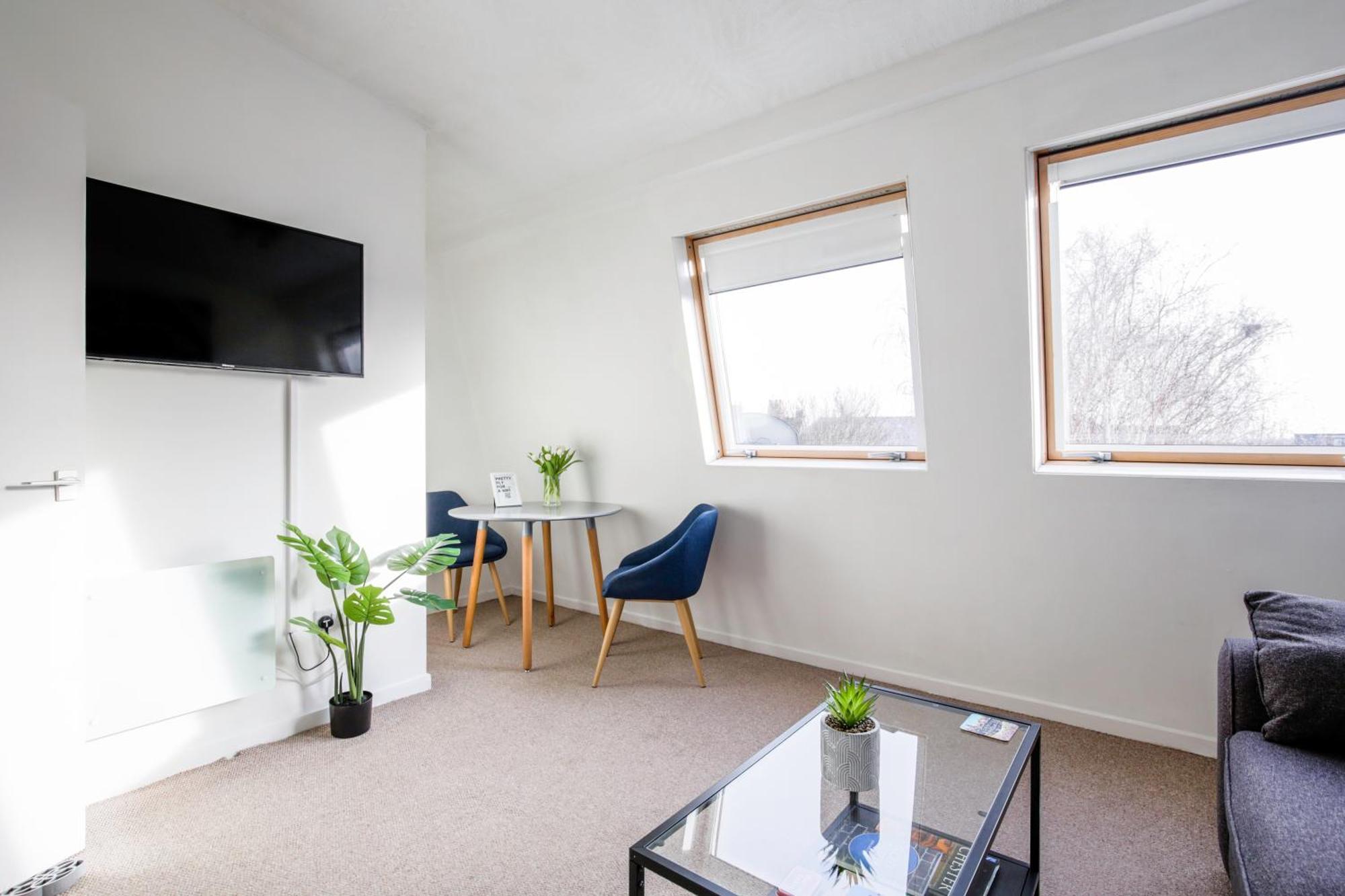 Chester Stays - Best Value Apartment With Free Parking In The Heart Of Честър Екстериор снимка